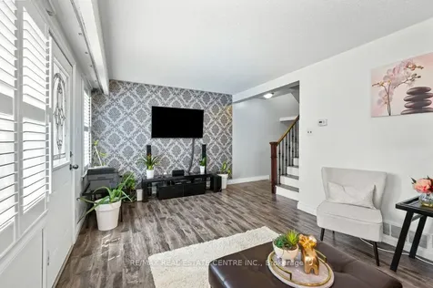 7255 Dooley Drive Mississauga ON L4T 2S7