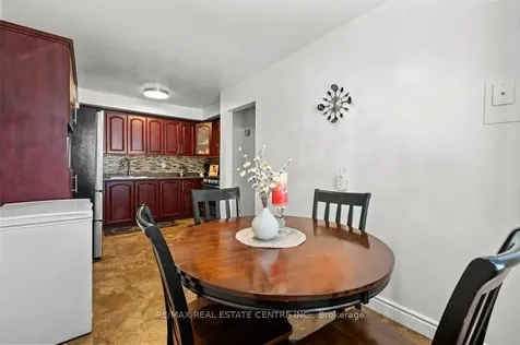 7255 Dooley Drive Mississauga ON L4T 2S7