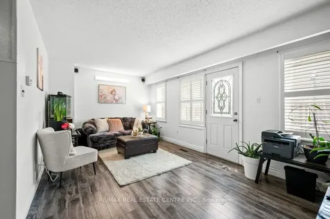 7255 Dooley Drive Mississauga ON L4T 2S7