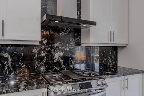 18 Branigan Crescent Halton Hills ON L7G 0N2