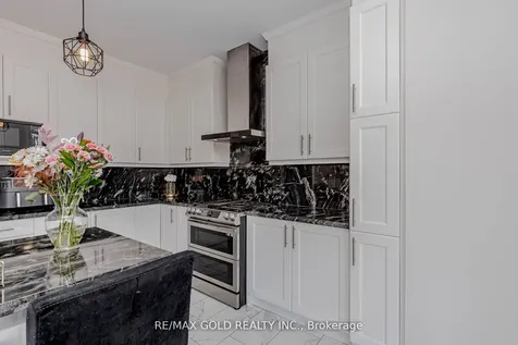 18 Branigan Crescent Halton Hills ON L7G 0N2