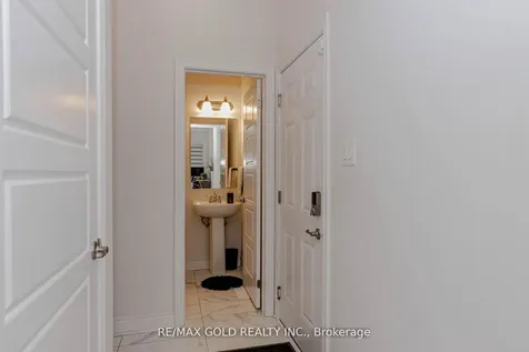 18 Branigan Crescent Halton Hills ON L7G 0N2