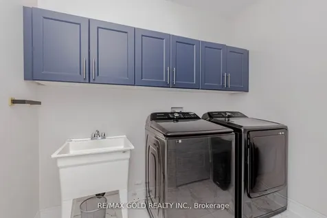 18 Branigan Crescent Halton Hills ON L7G 0N2