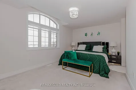 18 Branigan Crescent Halton Hills ON L7G 0N2