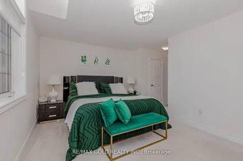 18 Branigan Crescent Halton Hills ON L7G 0N2