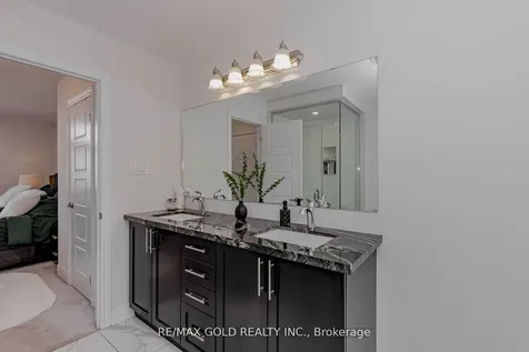 18 Branigan Crescent Halton Hills ON L7G 0N2