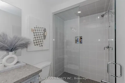 18 Branigan Crescent Halton Hills ON L7G 0N2