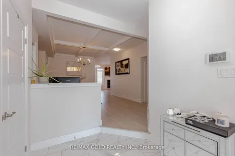 18 Branigan Crescent Halton Hills ON L7G 0N2