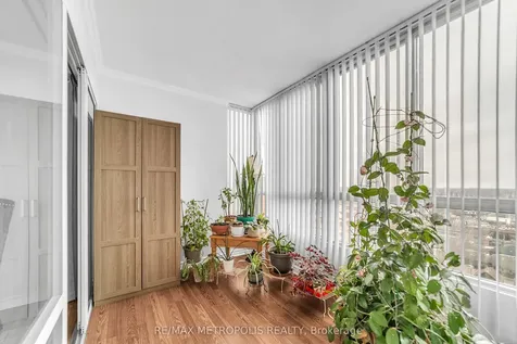 2470 Eglinton Avenue W Toronto ON M6M 5E7