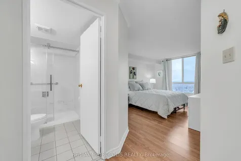 2470 Eglinton Avenue W Toronto ON M6M 5E7