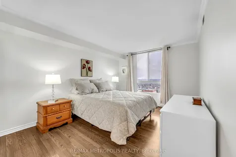 2470 Eglinton Avenue W Toronto ON M6M 5E7