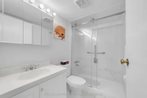 2470 Eglinton Avenue W Toronto ON M6M 5E7