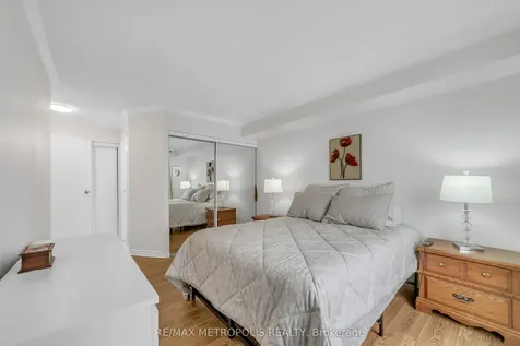2470 Eglinton Avenue W Toronto ON M6M 5E7