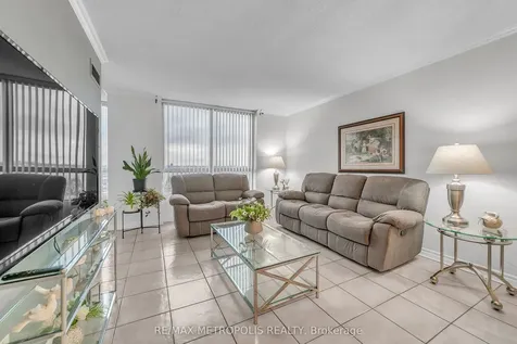 2470 Eglinton Avenue W Toronto ON M6M 5E7