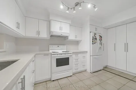 2470 Eglinton Avenue W Toronto ON M6M 5E7