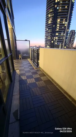 10 Gibbs Road Toronto ON M9B 0E2