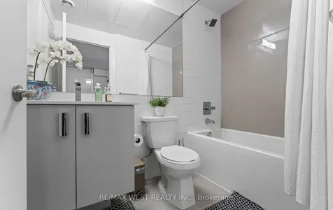 10 Gibbs Road Toronto ON M9B 0E2