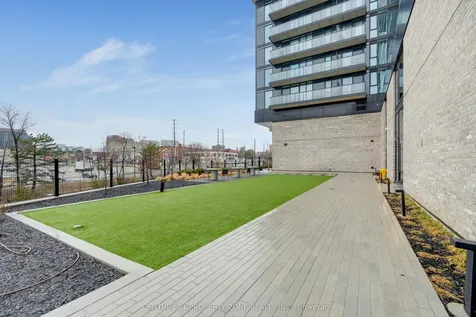 86 Dundas Street E Mississauga ON L5A 1W4