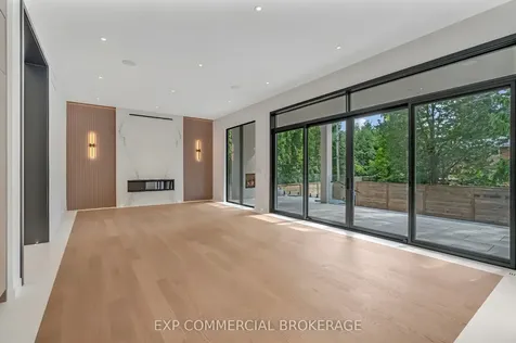114 Tracina Drive Oakville ON L6L 4B7