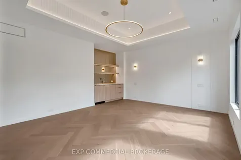 114 Tracina Drive Oakville ON L6L 4B7