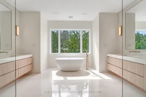 114 Tracina Drive Oakville ON L6L 4B7