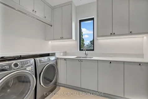 114 Tracina Drive Oakville ON L6L 4B7