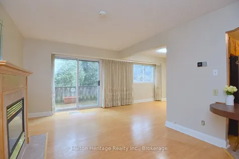 457 Woodview Road Burlington ON L7N 2Z9
