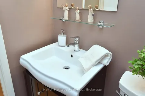 457 Woodview Road Burlington ON L7N 2Z9