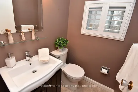 457 Woodview Road Burlington ON L7N 2Z9