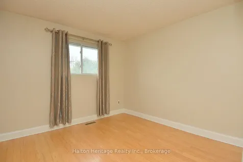 457 Woodview Road Burlington ON L7N 2Z9