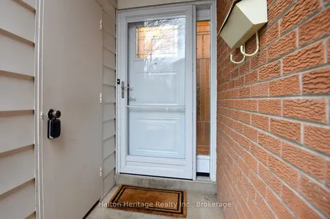 457 Woodview Road Burlington ON L7N 2Z9