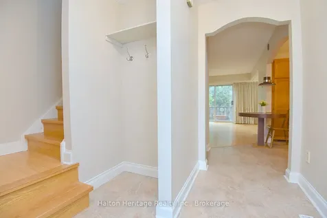 457 Woodview Road Burlington ON L7N 2Z9