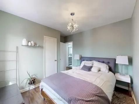 87 Savona Drive Toronto ON M8W 4V2