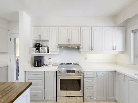87 Savona Drive Toronto ON M8W 4V2