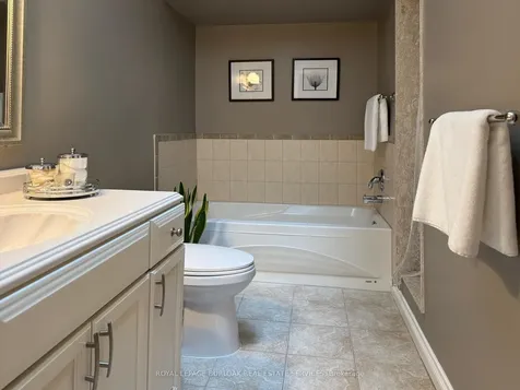 5255 Lakeshore Road Burlington ON L7L 5X8