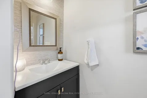 5255 Lakeshore Road Burlington ON L7L 5X8