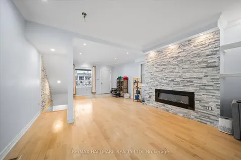 160 Silverthorn Avenue Toronto ON M6N 3K3