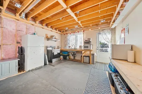 160 Silverthorn Avenue Toronto ON M6N 3K3