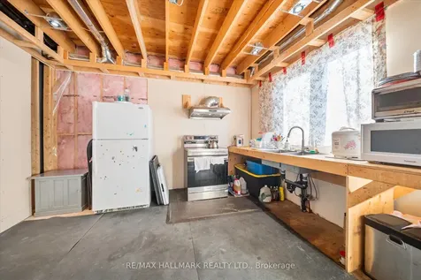 160 Silverthorn Avenue Toronto ON M6N 3K3