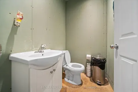 160 Silverthorn Avenue Toronto ON M6N 3K3