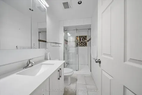 160 Silverthorn Avenue Toronto ON M6N 3K3