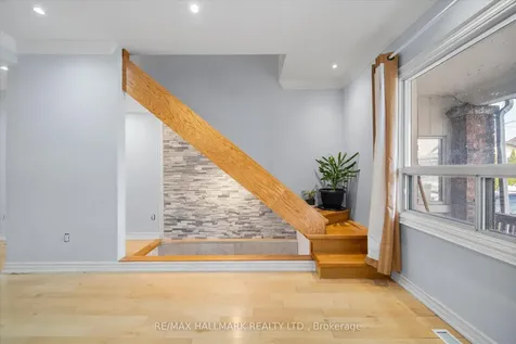 160 Silverthorn Avenue Toronto ON M6N 3K3