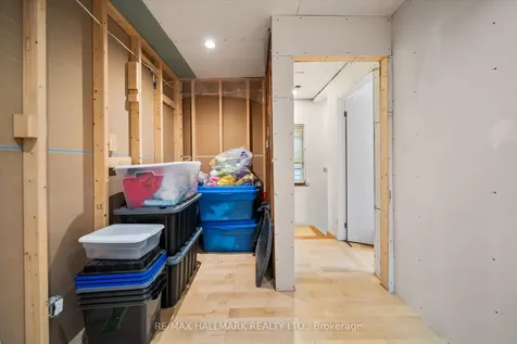 160 Silverthorn Avenue Toronto ON M6N 3K3