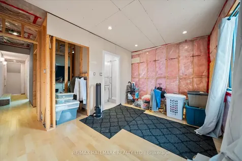 160 Silverthorn Avenue Toronto ON M6N 3K3