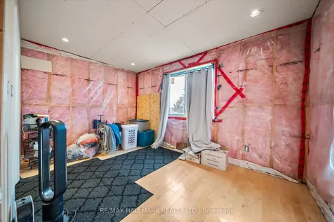 160 Silverthorn Avenue Toronto ON M6N 3K3