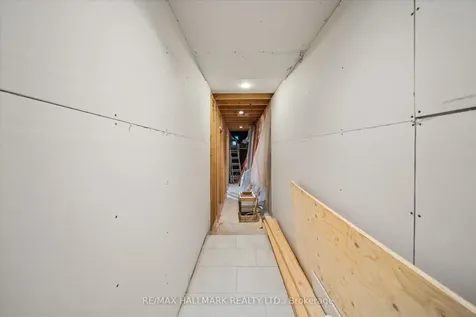 160 Silverthorn Avenue Toronto ON M6N 3K3