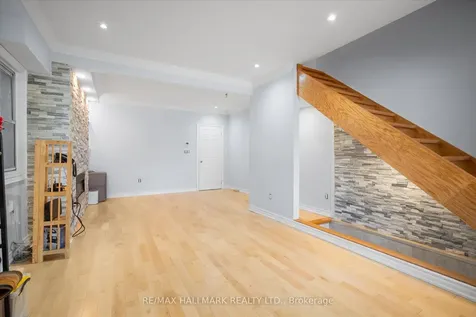 160 Silverthorn Avenue Toronto ON M6N 3K3