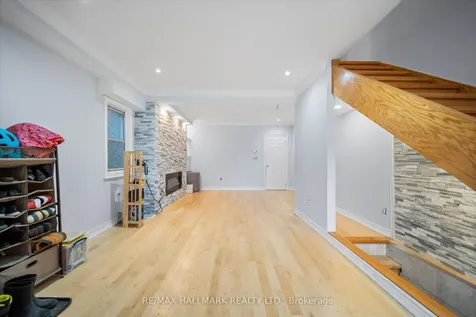 160 Silverthorn Avenue Toronto ON M6N 3K3