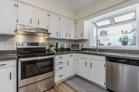 154 Hendrie Avenue Burlington ON L7T 4C2