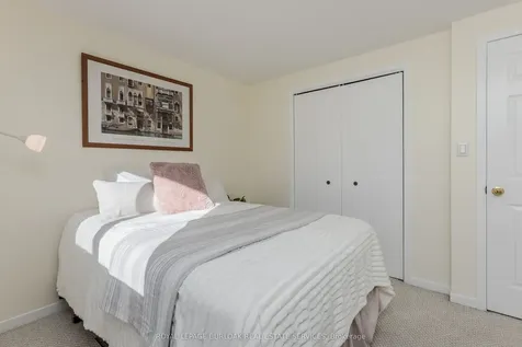 154 Hendrie Avenue Burlington ON L7T 4C2